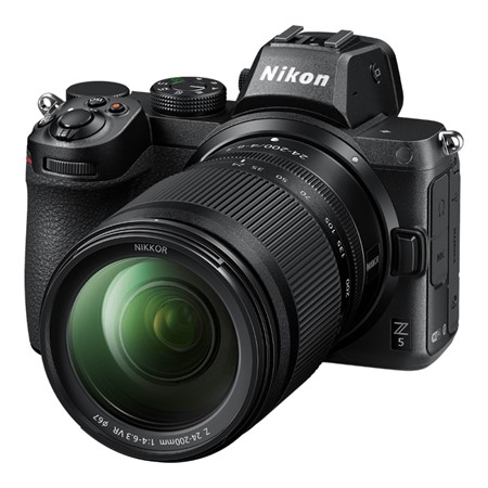 Nikon Z5 + 24-200 VR